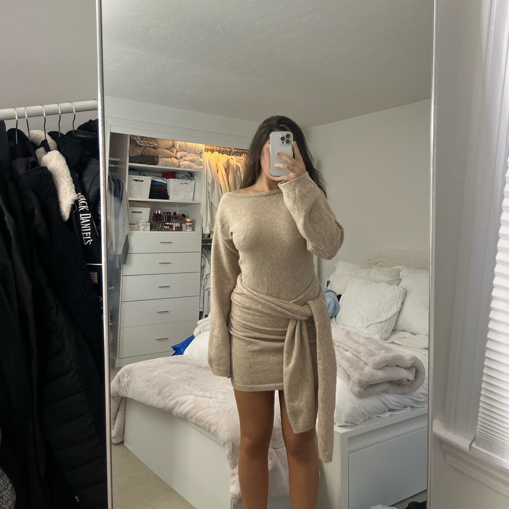 Cream and tan mini bodycon dress with tie detail small